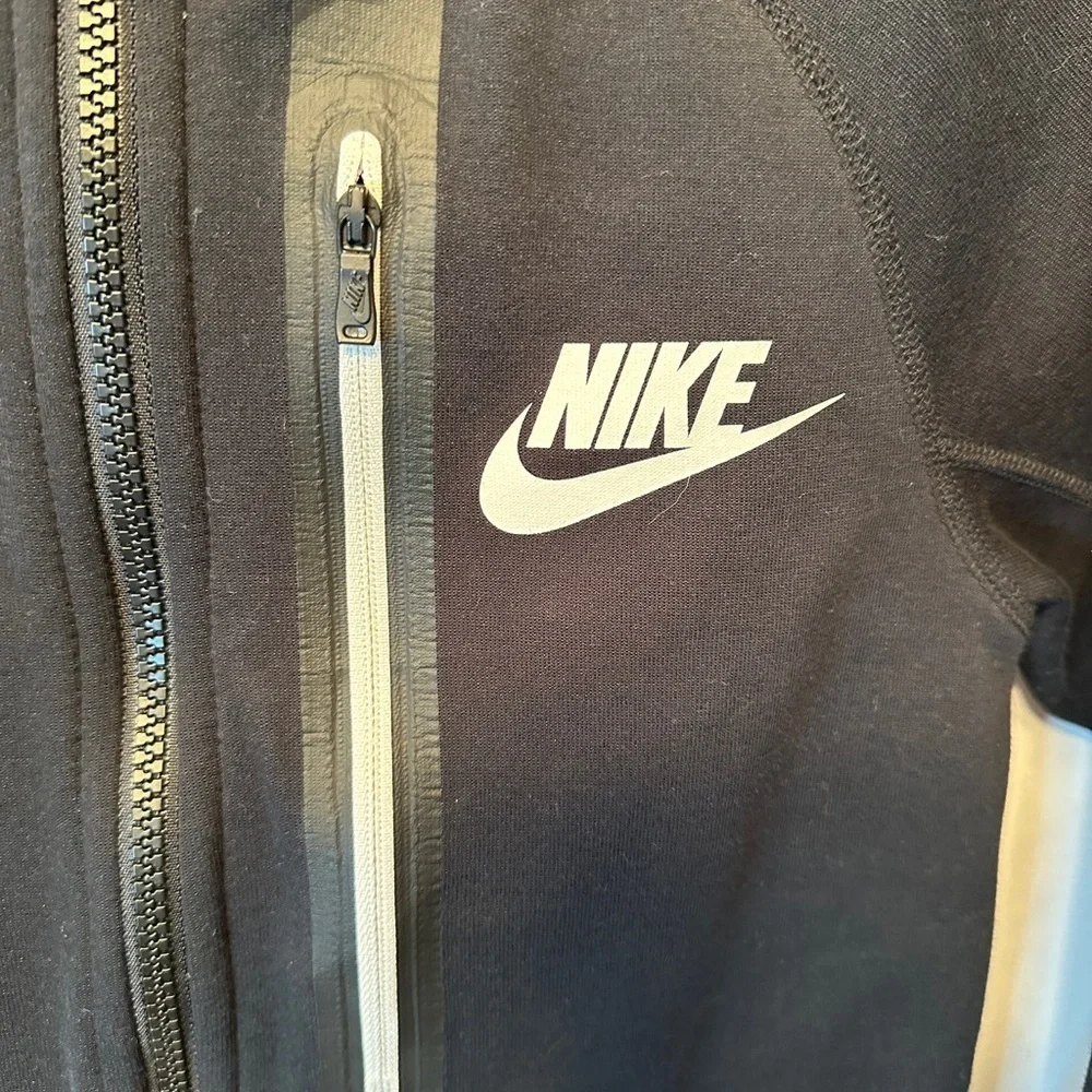 Nike‎ Tech Hoodie Kids Small Black Fleece Sweatshirt Jacket Full Zip $105 MSRP